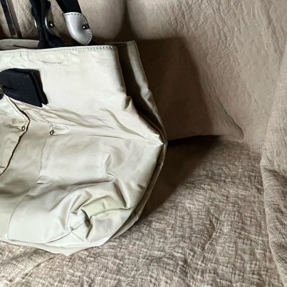 White and black Salvatore Ferragamo bag - Picture 5 of 6